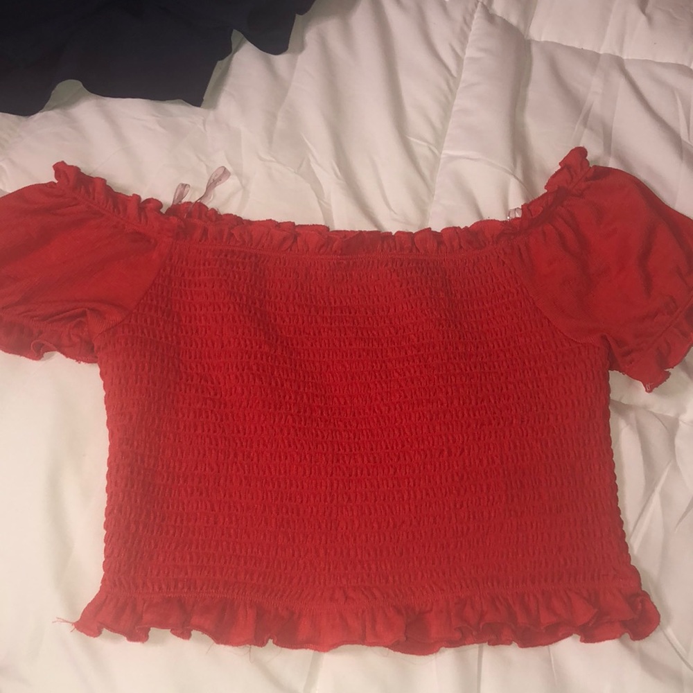 Crop top off the shoulder